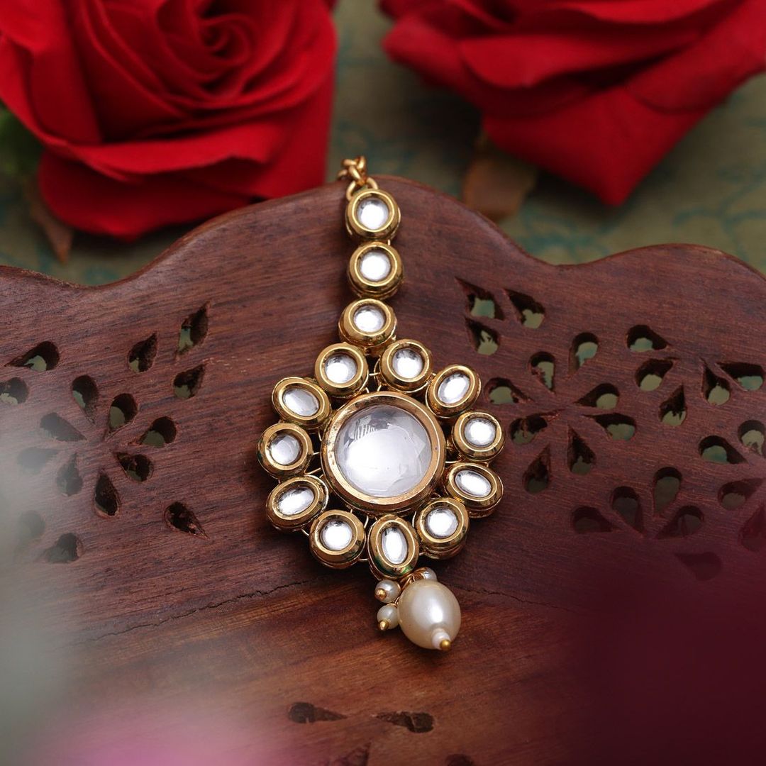 Kundan Maang Tikka - gold
