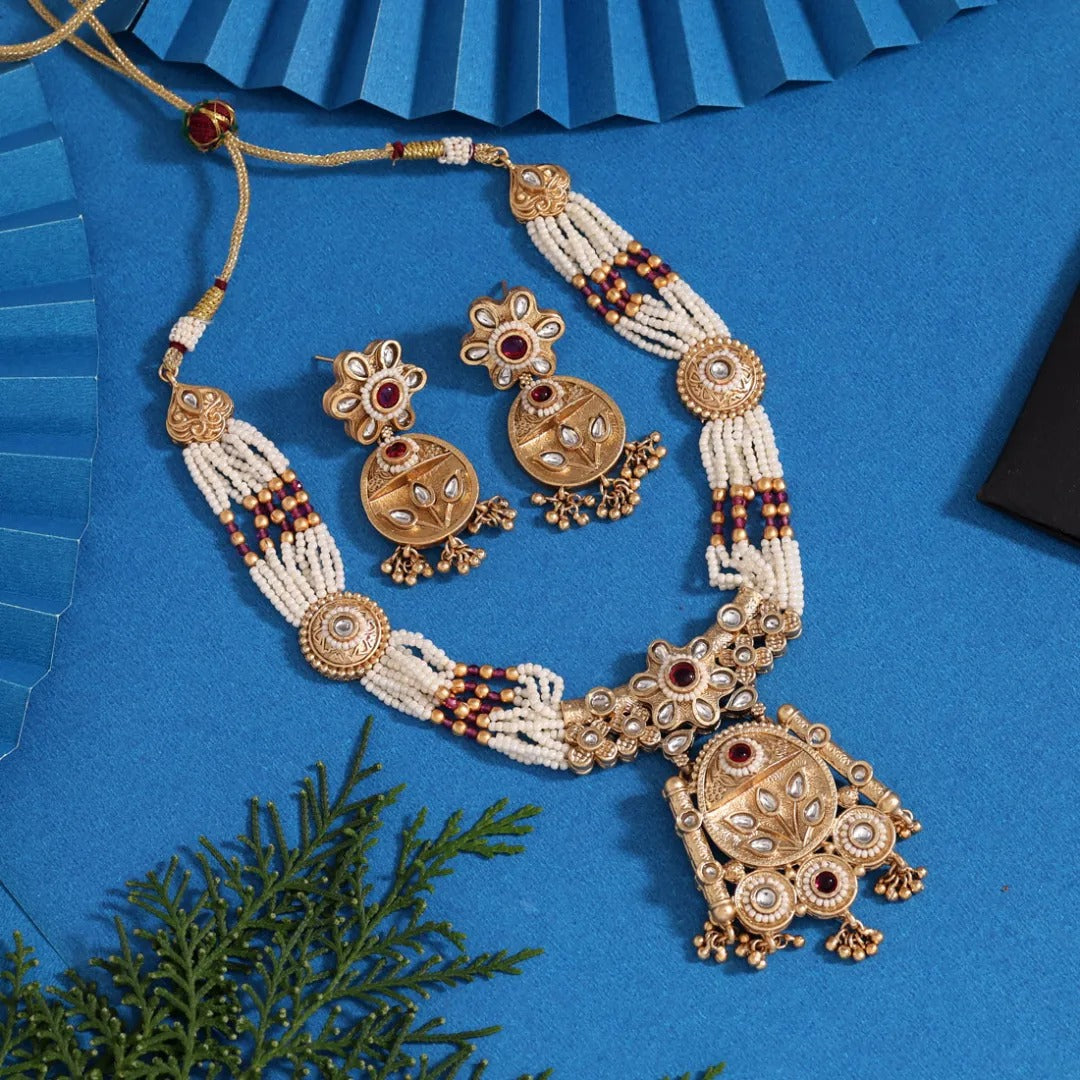 Kundan Antique Halskette mit Ohrringe - gold | weiß