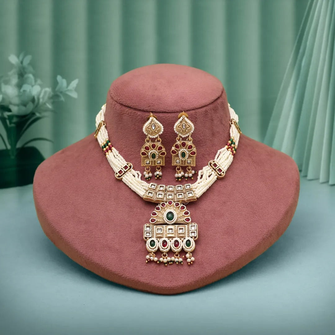 Kundan Antique Halskette mit Ohrringe - gold | weiß