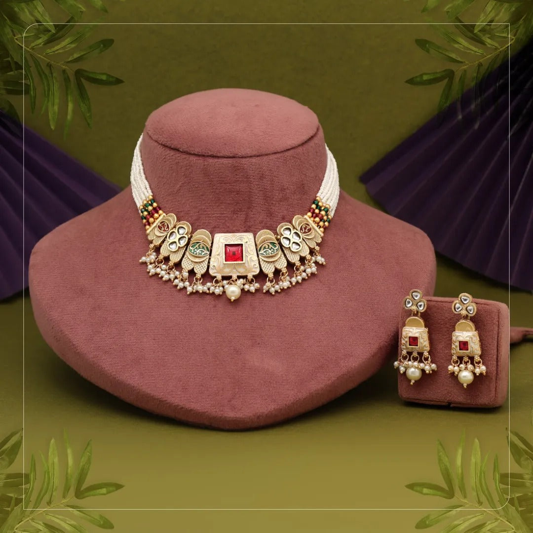 Kundan Antique Halskette mit Ohrringe & Tikka - gold | weiß