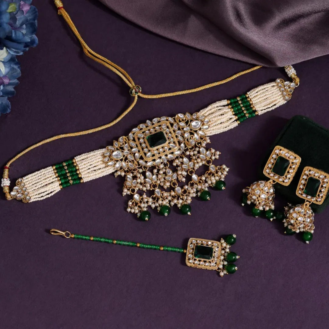 Kundan Choker mit Ohrringe & Tikka - grün