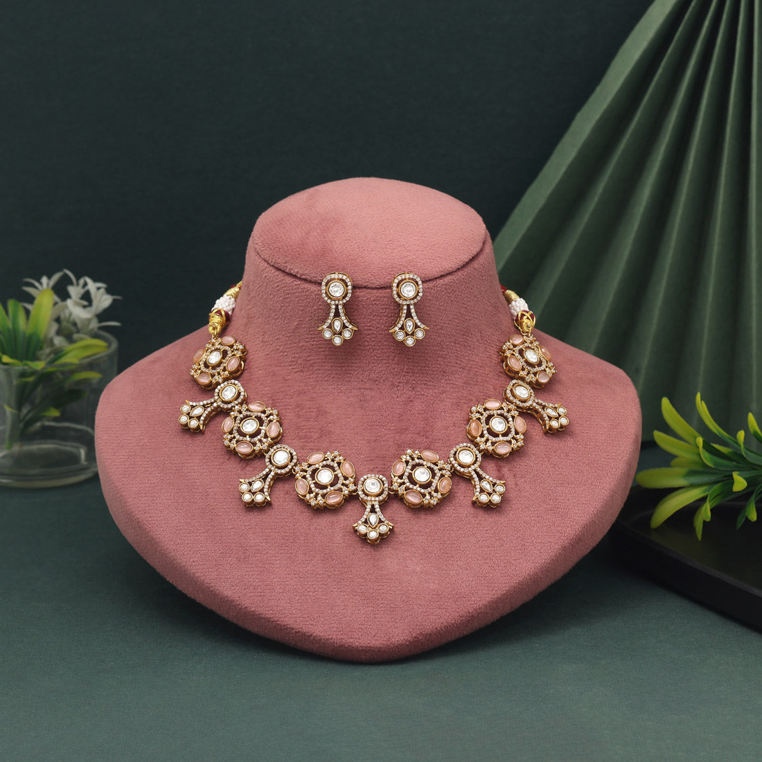 Kundan Necklace with Earrings &amp; Tikka - gold | Red