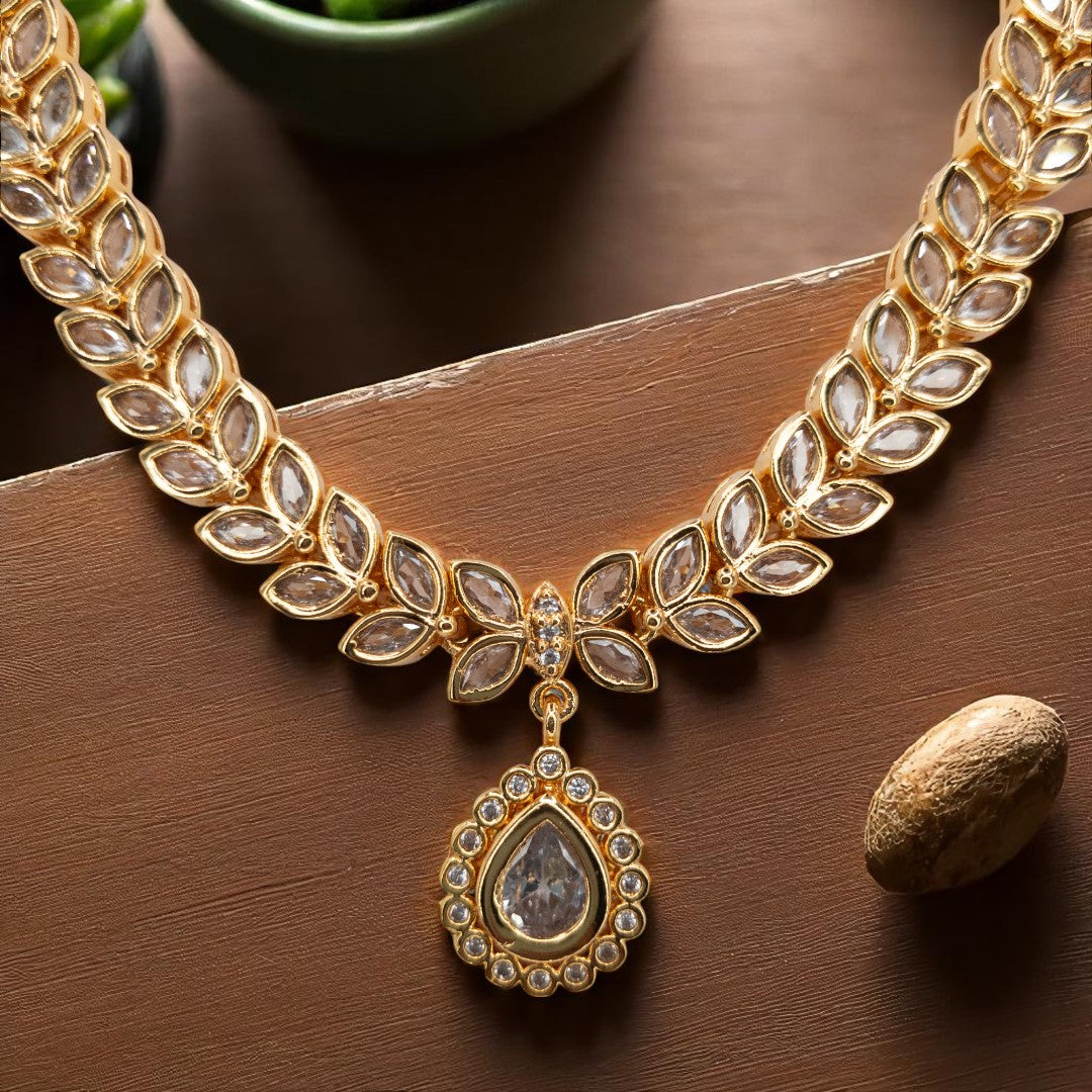 Trendy - Halskette mit Ohrringe - gold | weiß