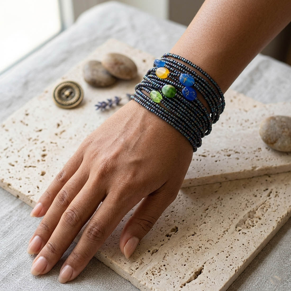 Trendiges Multi-Bead Statement Armband – blau