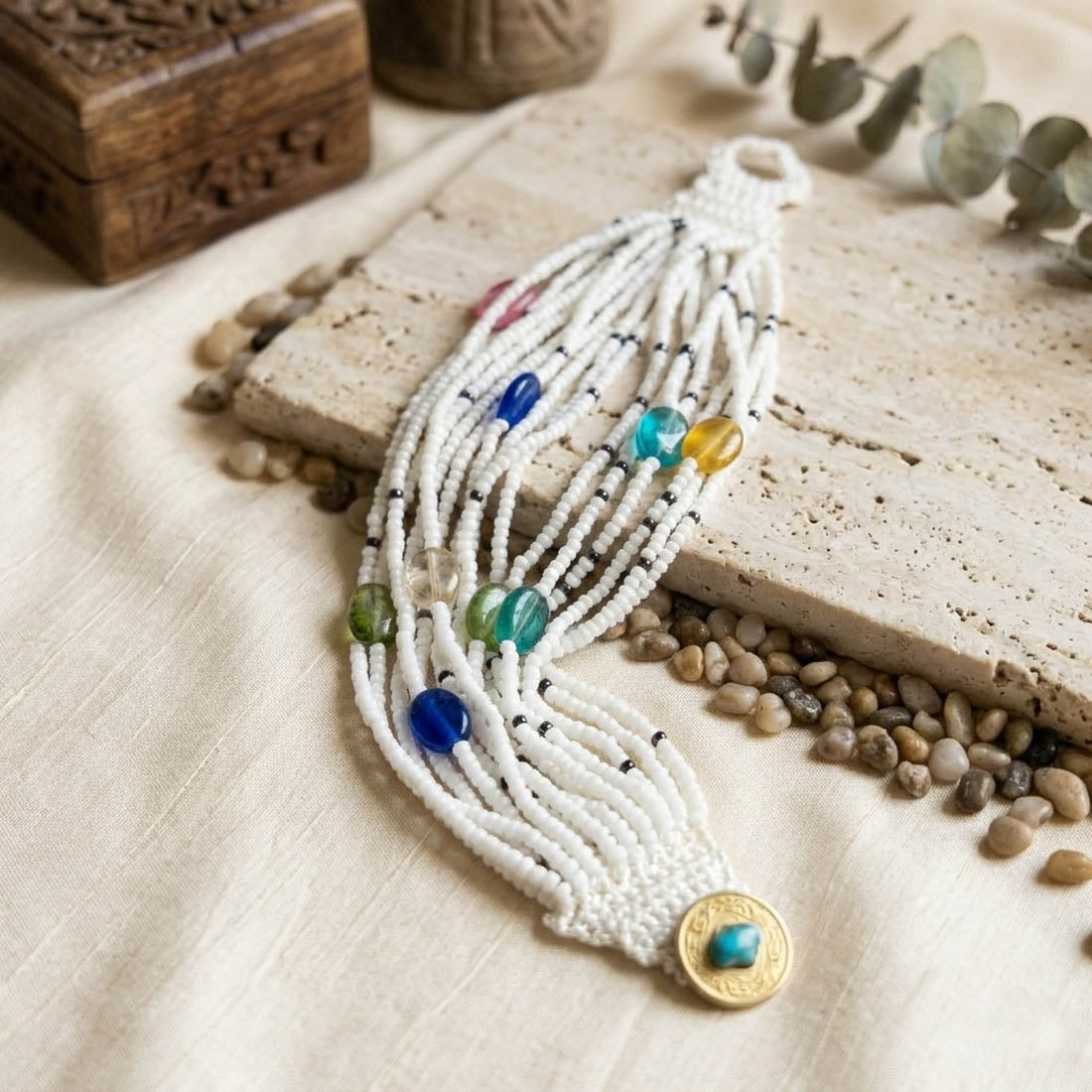 Trendiges Multi-Bead Statement Armband – weiß