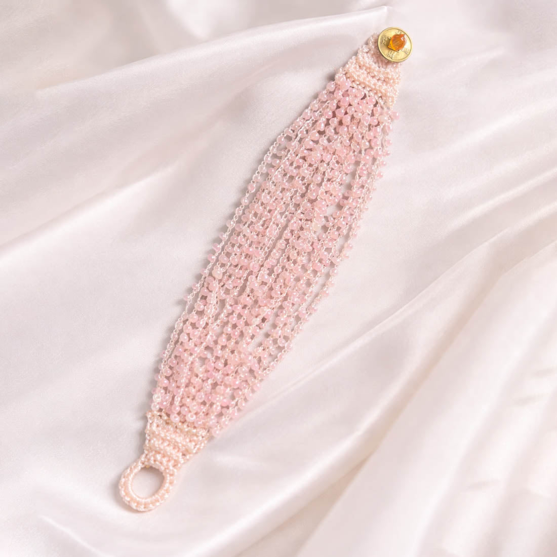 Trendiges Multi-Bead Statement Armband – rosa