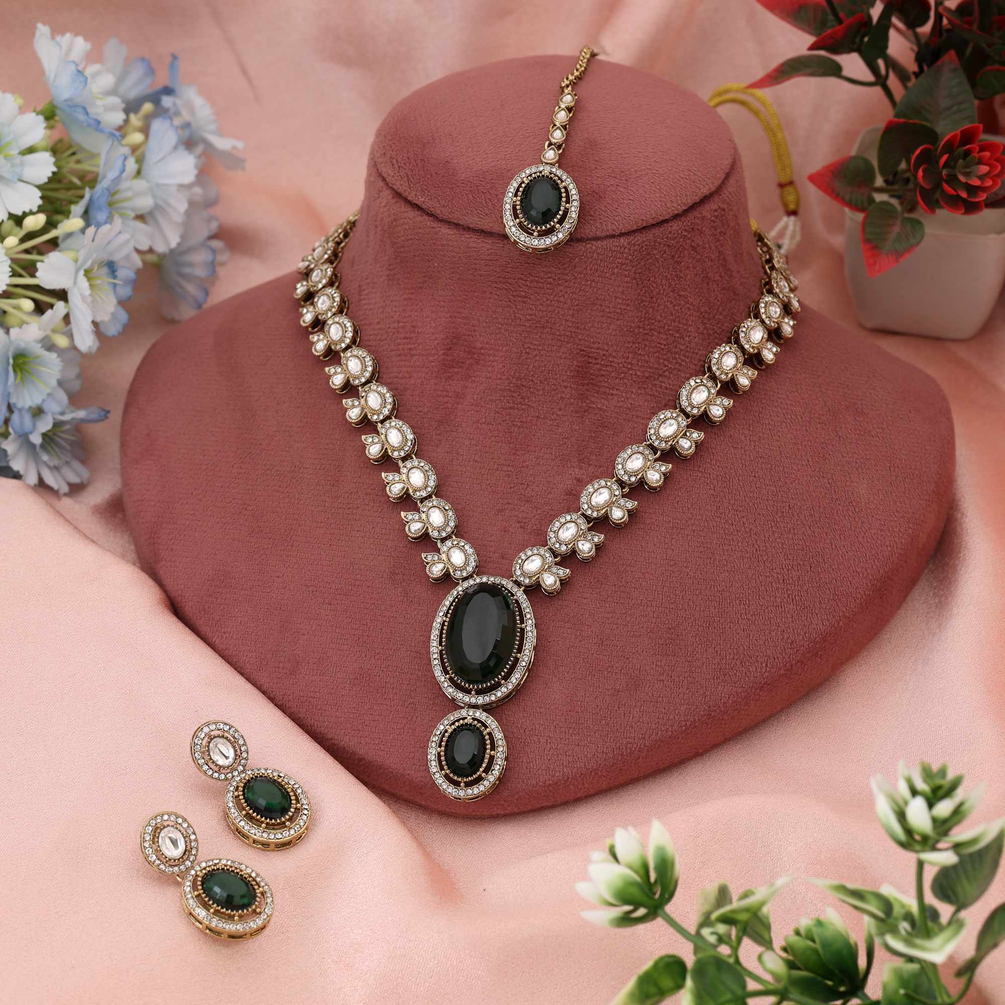 Kundan Halskette mit Ohrringe & Tikka - gold | grün
