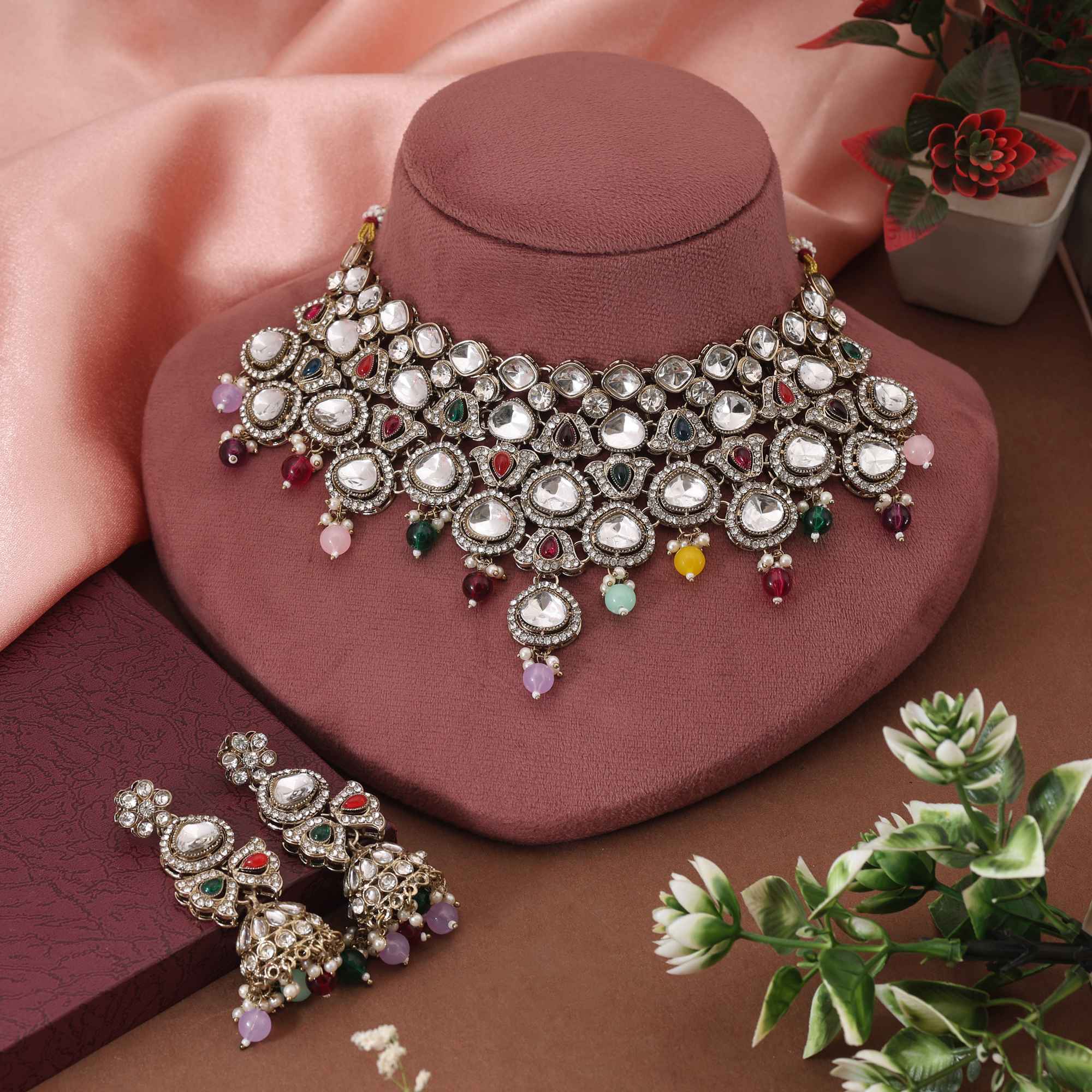 Kundan Halskette mit Ohrringe & Tikka - gold |  multi color