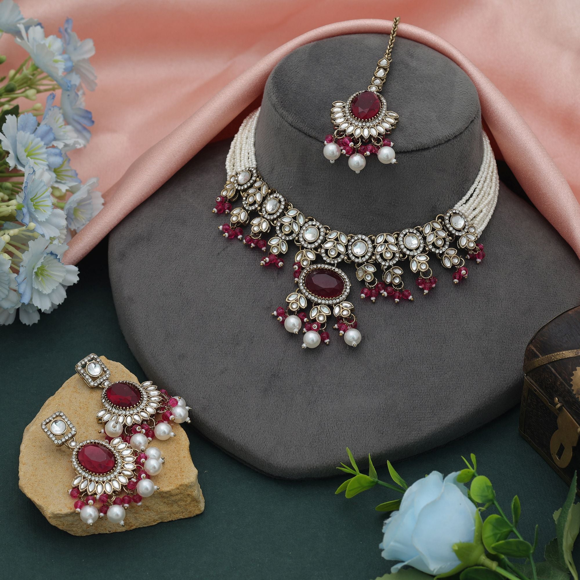 Kundan Halskette mit Ohrringe & Tikka - gold | maroon