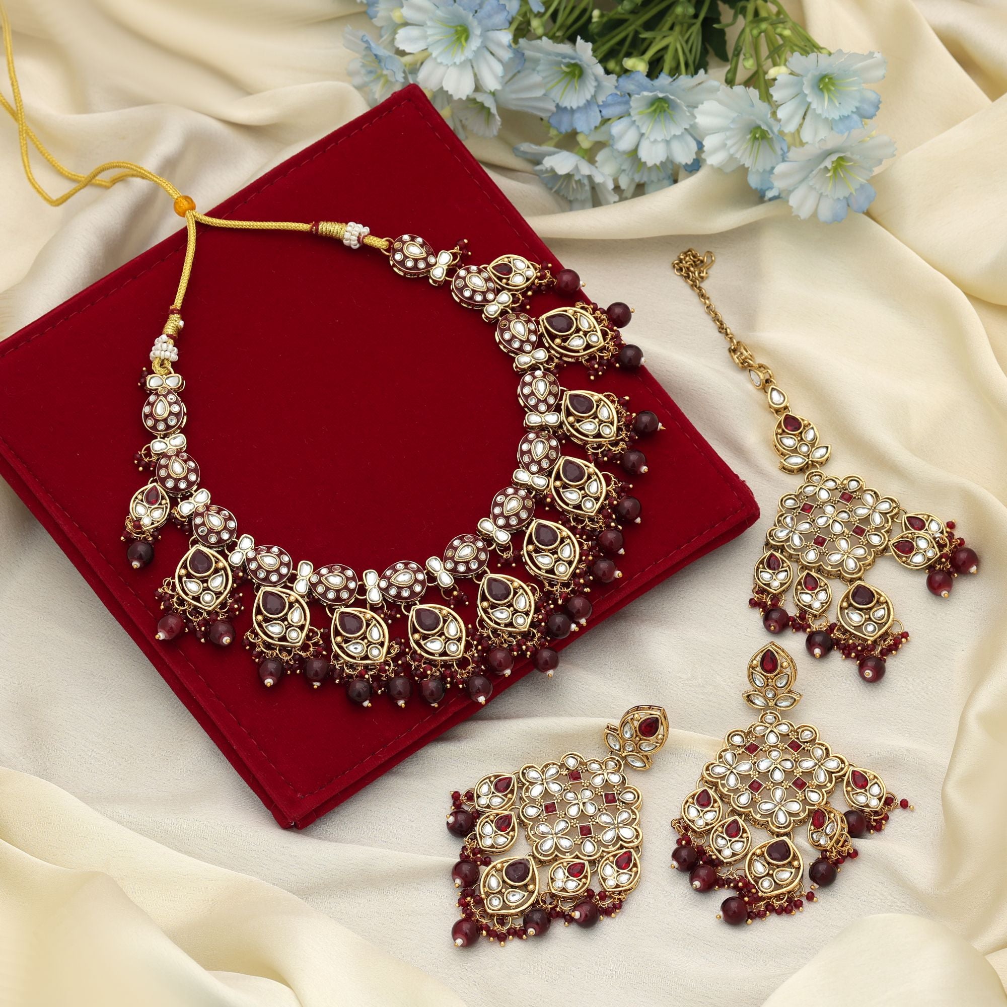 Kundan Necklace with Earrings &amp; Tikka - gold | white