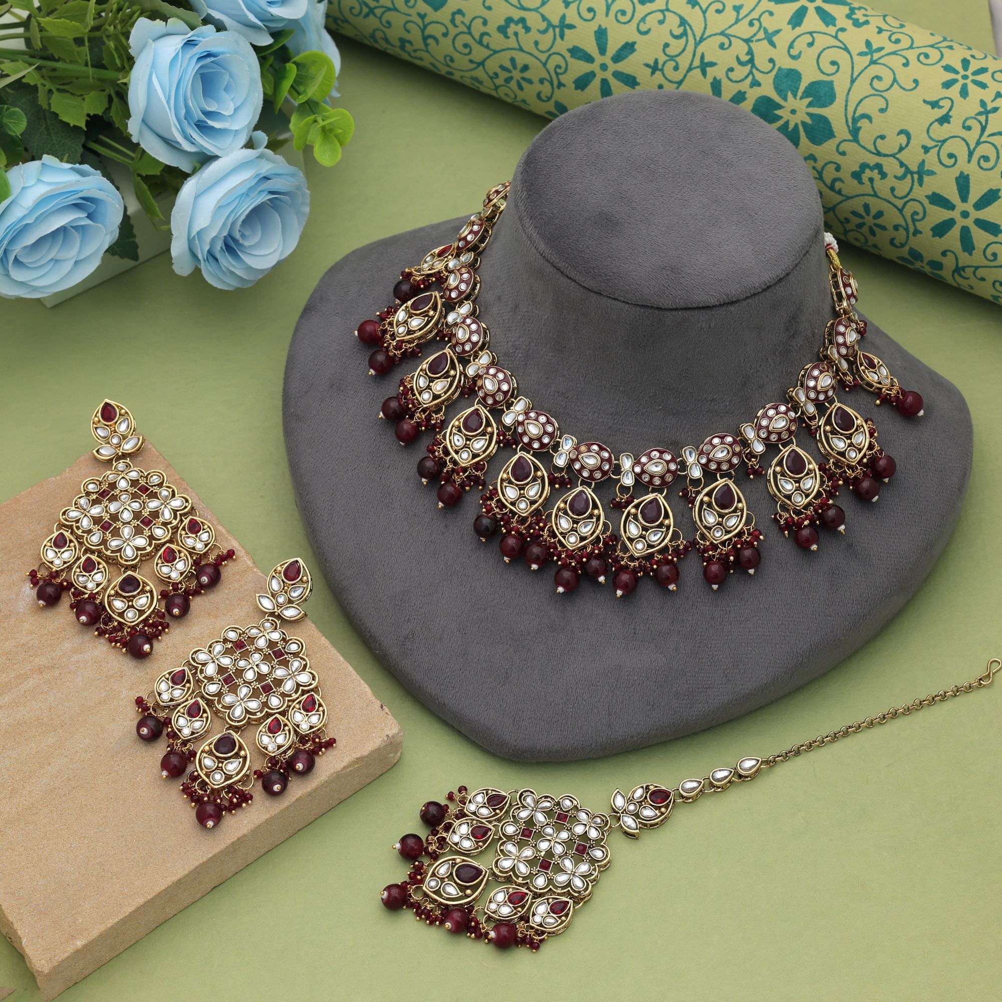 Kundan Necklace with Earrings &amp; Tikka - gold | white