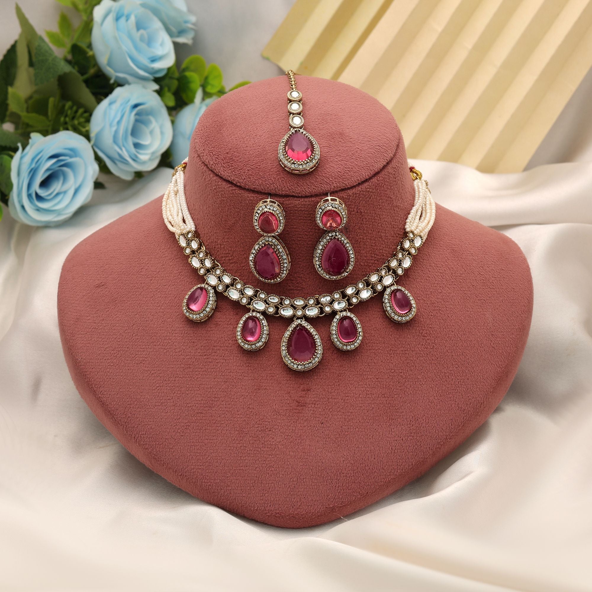 Kundan Halskette mit Ohrringe & Tikka - gold | Magenta
