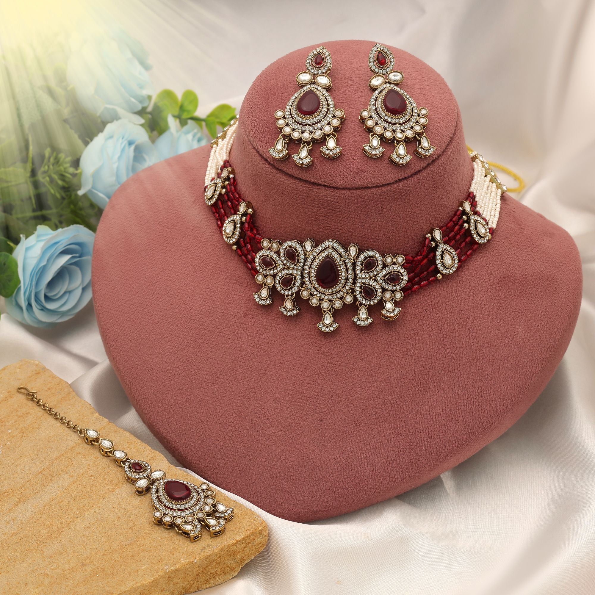 Kundan Halskette mit Ohrringe & Tikka - gold | Maroon