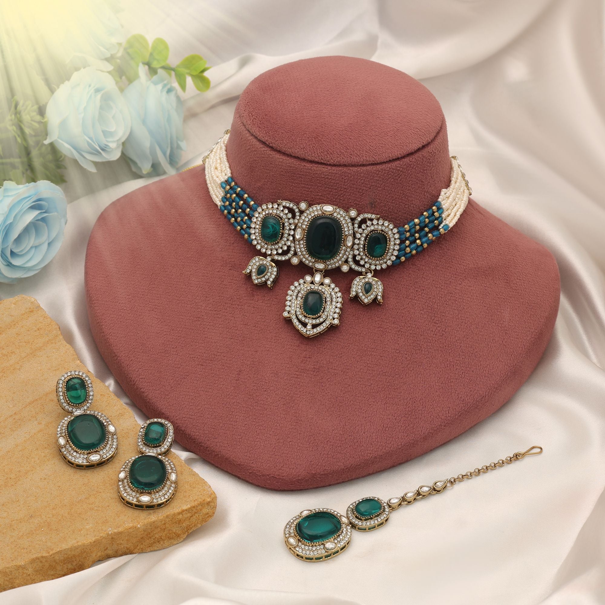 Kundan Necklace with Earrings &amp; Tikka - gold | white