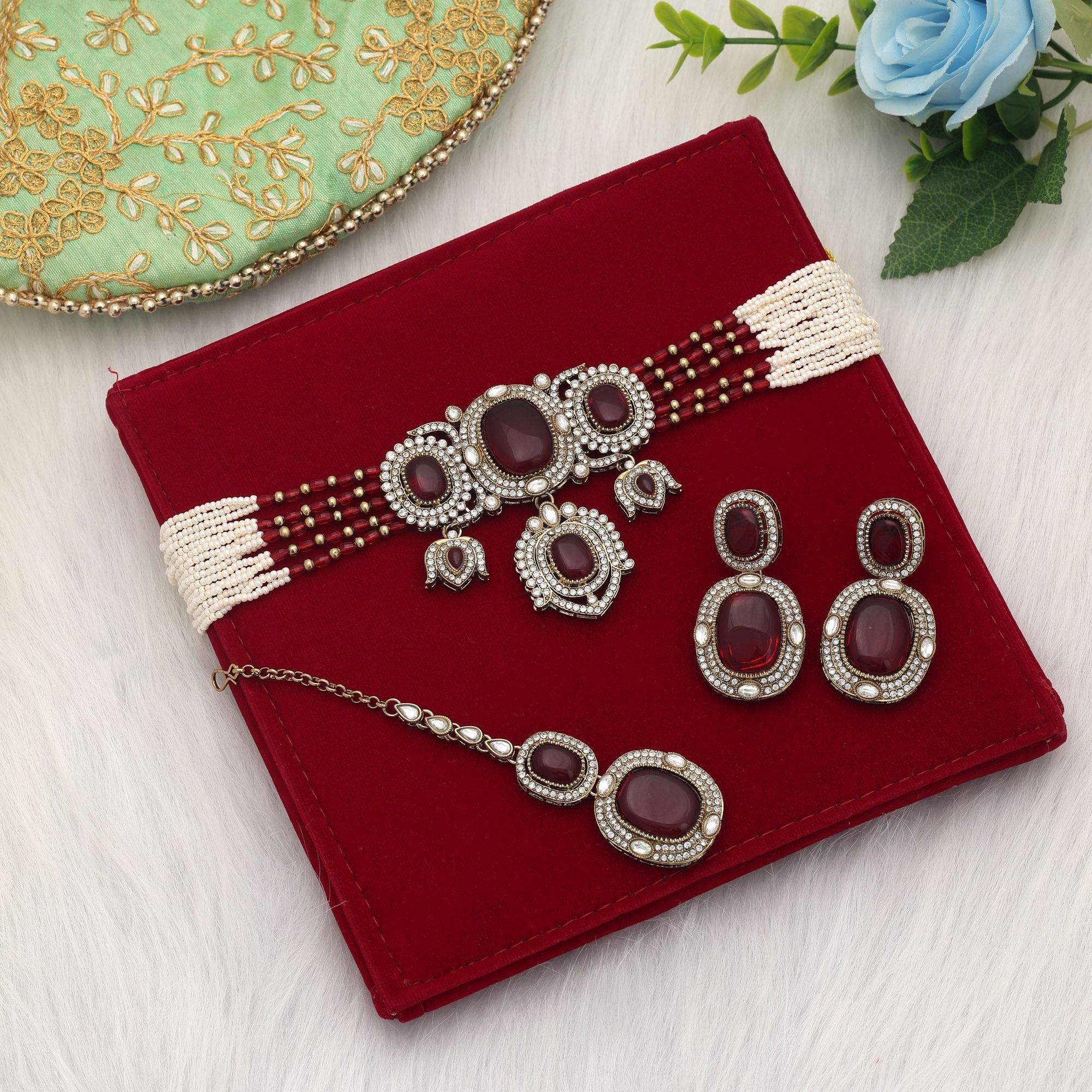 Kundan Halskette mit Ohrringe & Tikka - gold | maroon