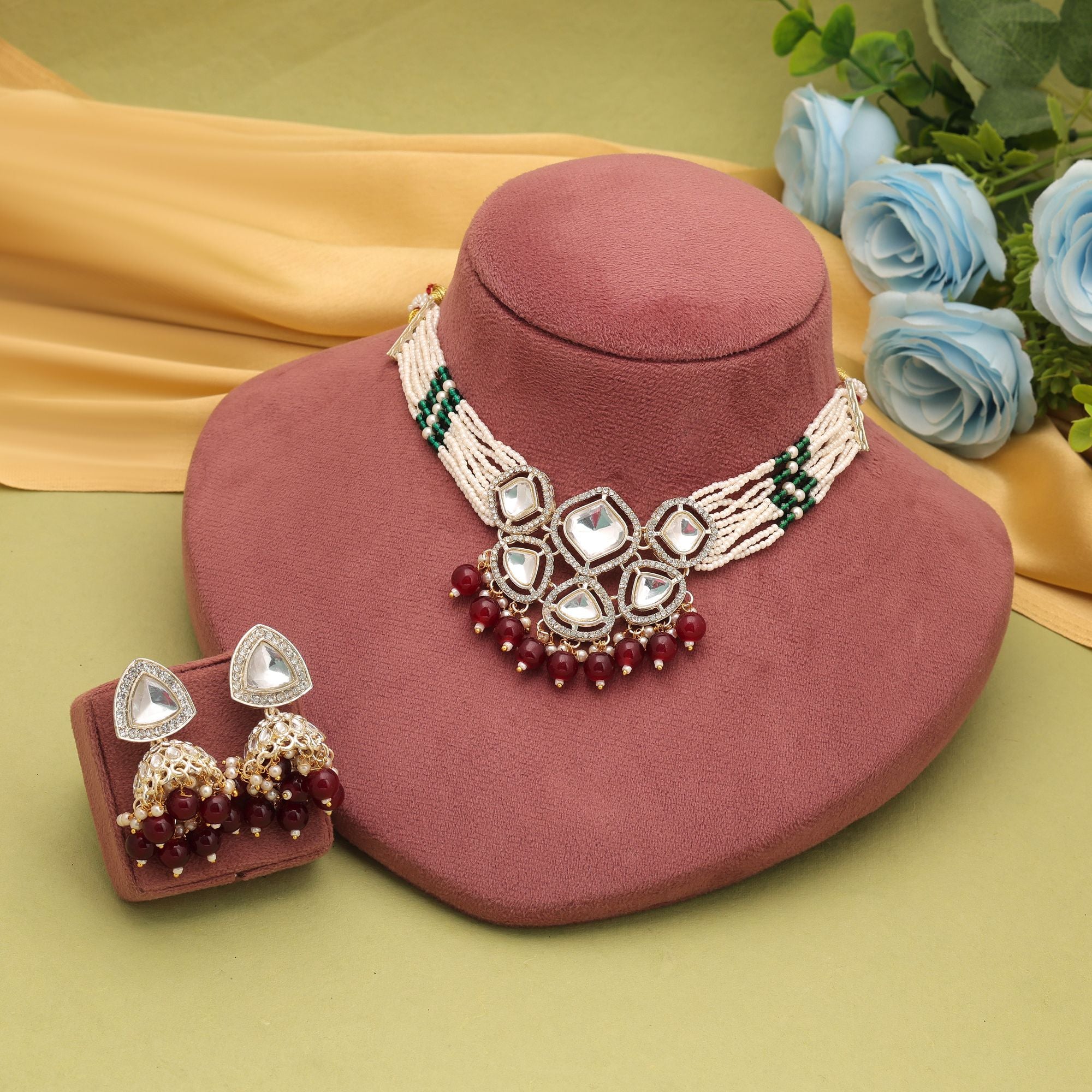 Kundan Halskette mit Ohrringe & Tikka - gold | Maroon