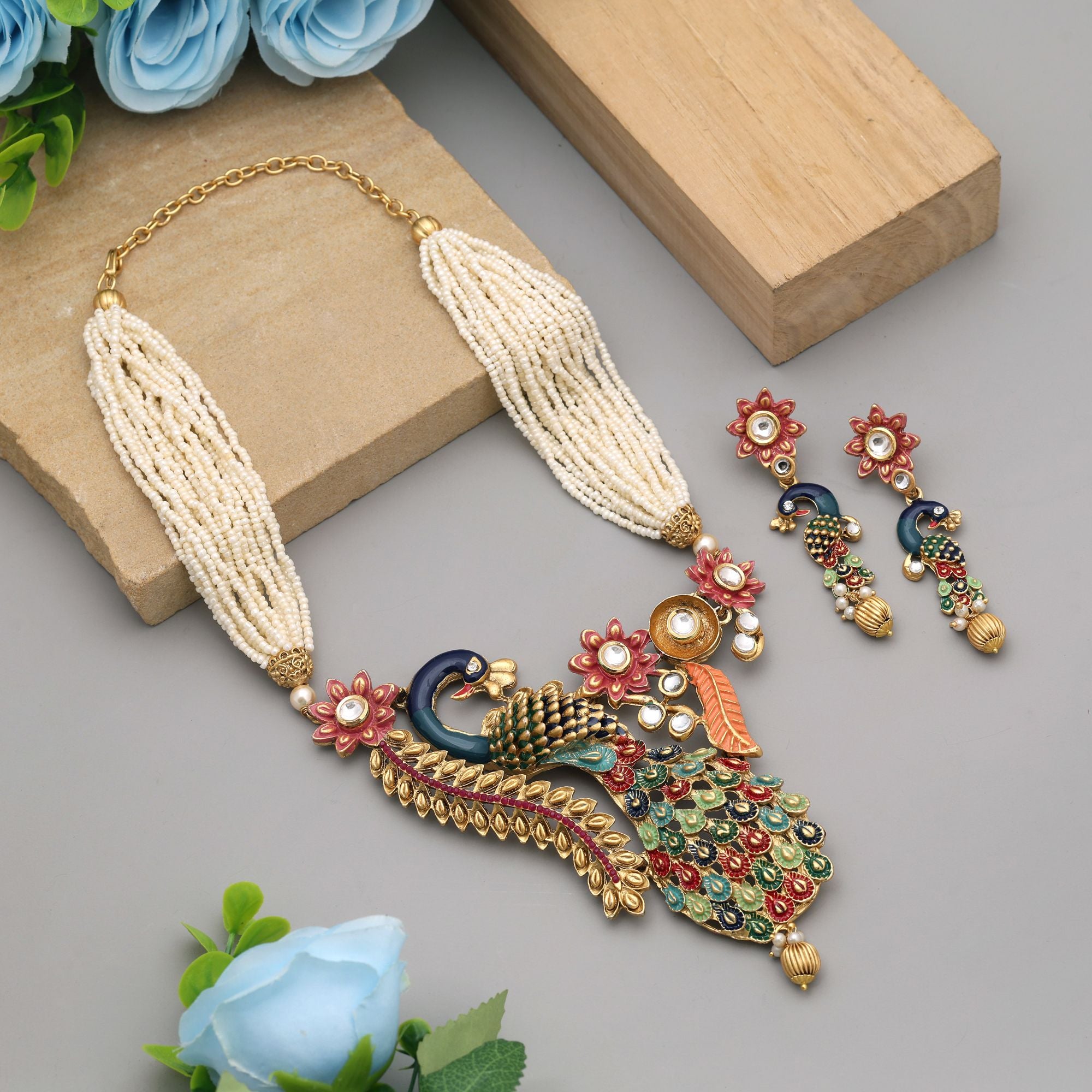 Kundan Necklace with Earrings &amp; Tikka - gold | white