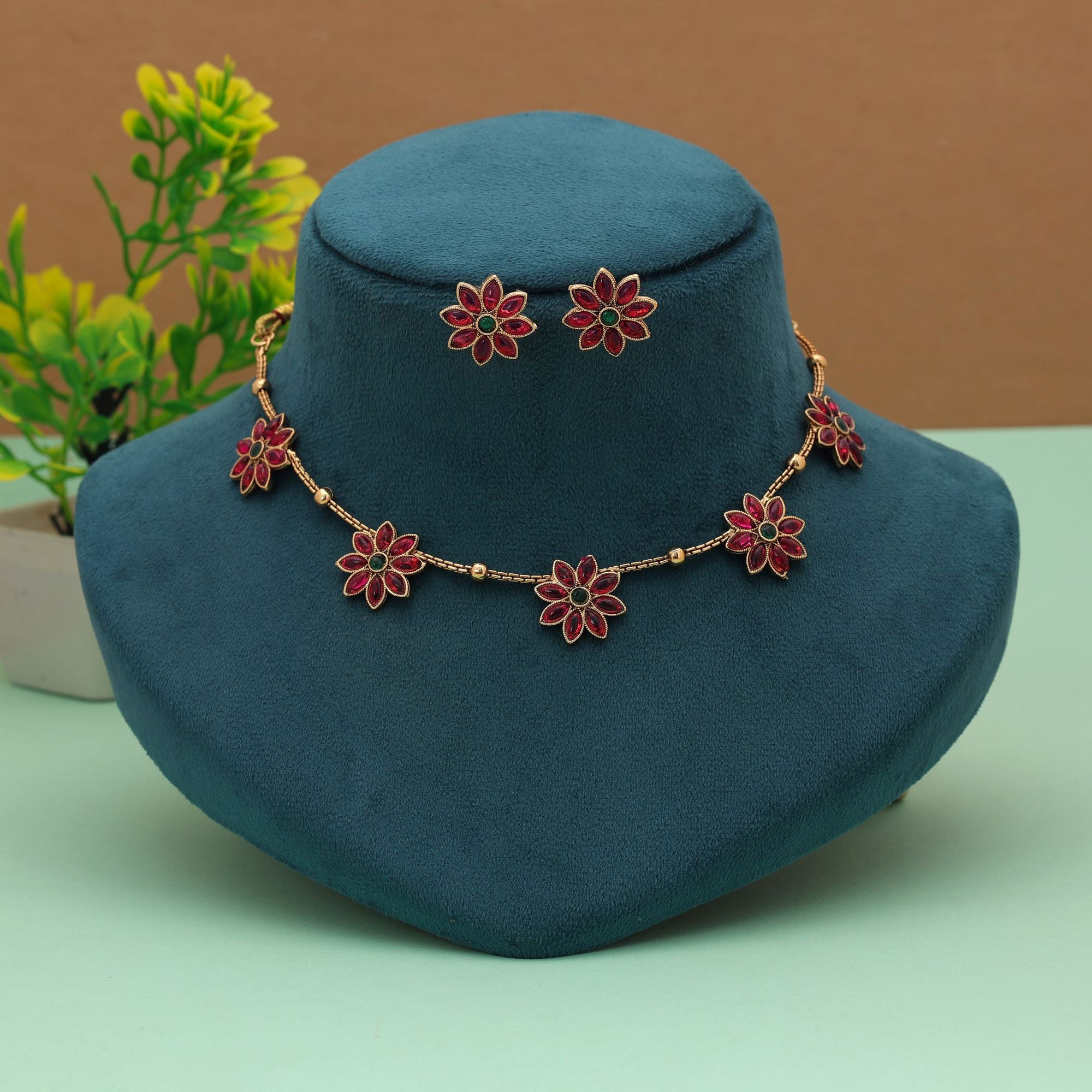Temple necklace with earrings - matte gold