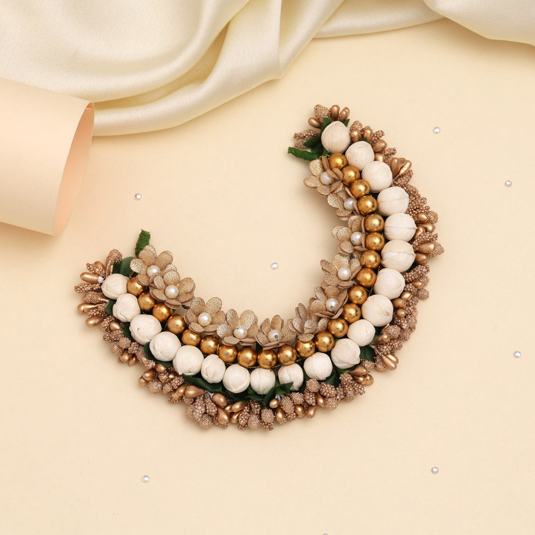 Künstliche indische Haarblumen | Gold