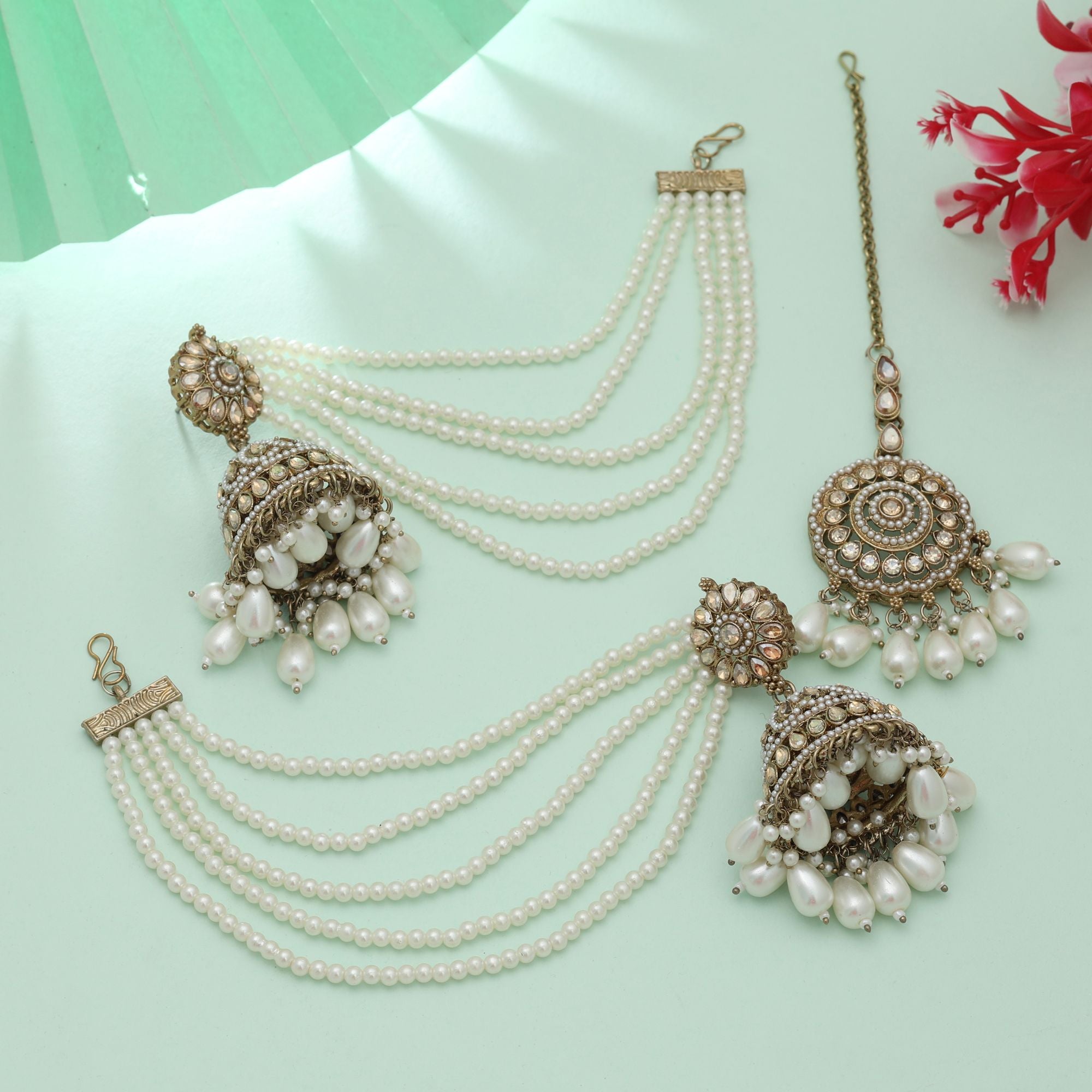 Kundan Ohrringe mit Tikka - Jumkha | gold | Gold , weiß