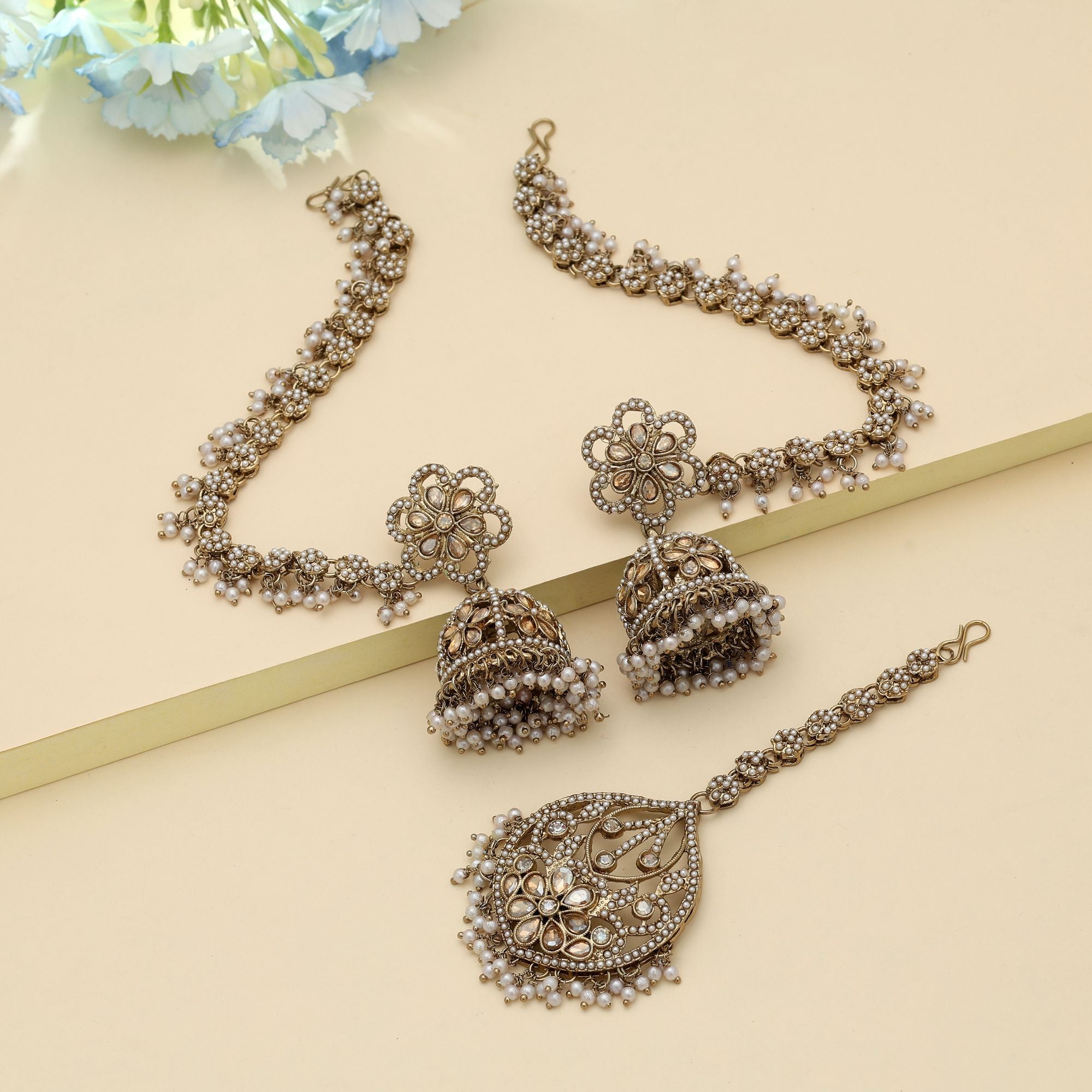 Kundan Ohrringe mit Tikka - Jumkha | Gold