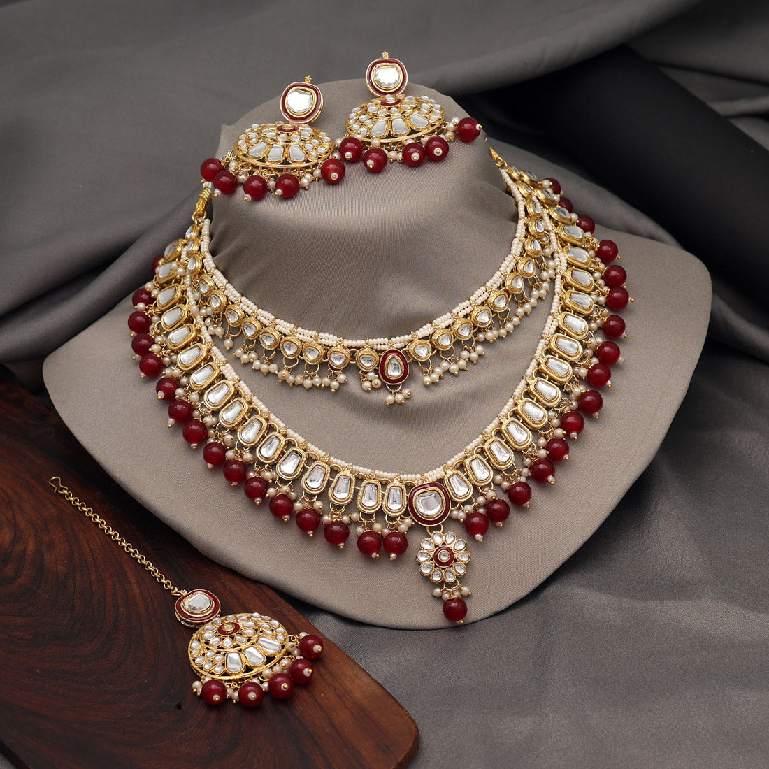 Kundan Necklace with Earrings &amp; Tikka - gold | Mint
