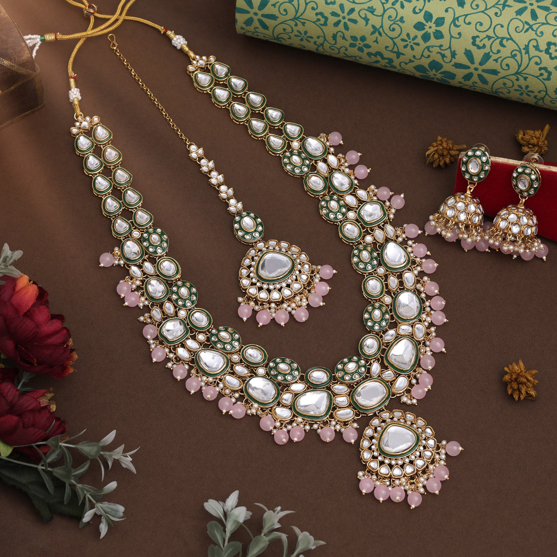 Kundan Lange kette mit Ohrringe & Tikka - gold | rosa - Perlen