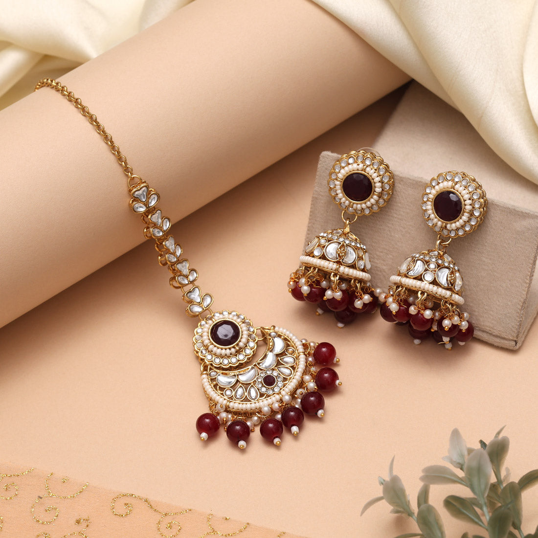 Kundan Necklace with Earrings &amp; Tikka - gold | white