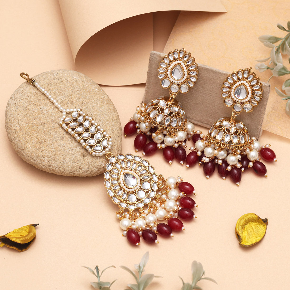 Kundan Necklace with Earrings &amp; Tikka - gold | Red
