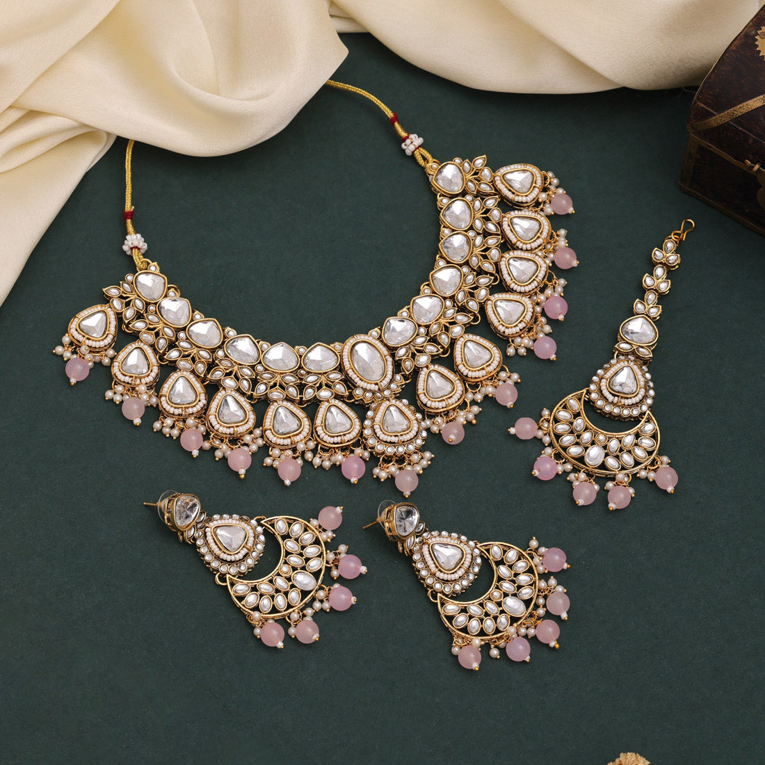 Kundan Necklace with Earrings &amp; Tikka - gold | Red