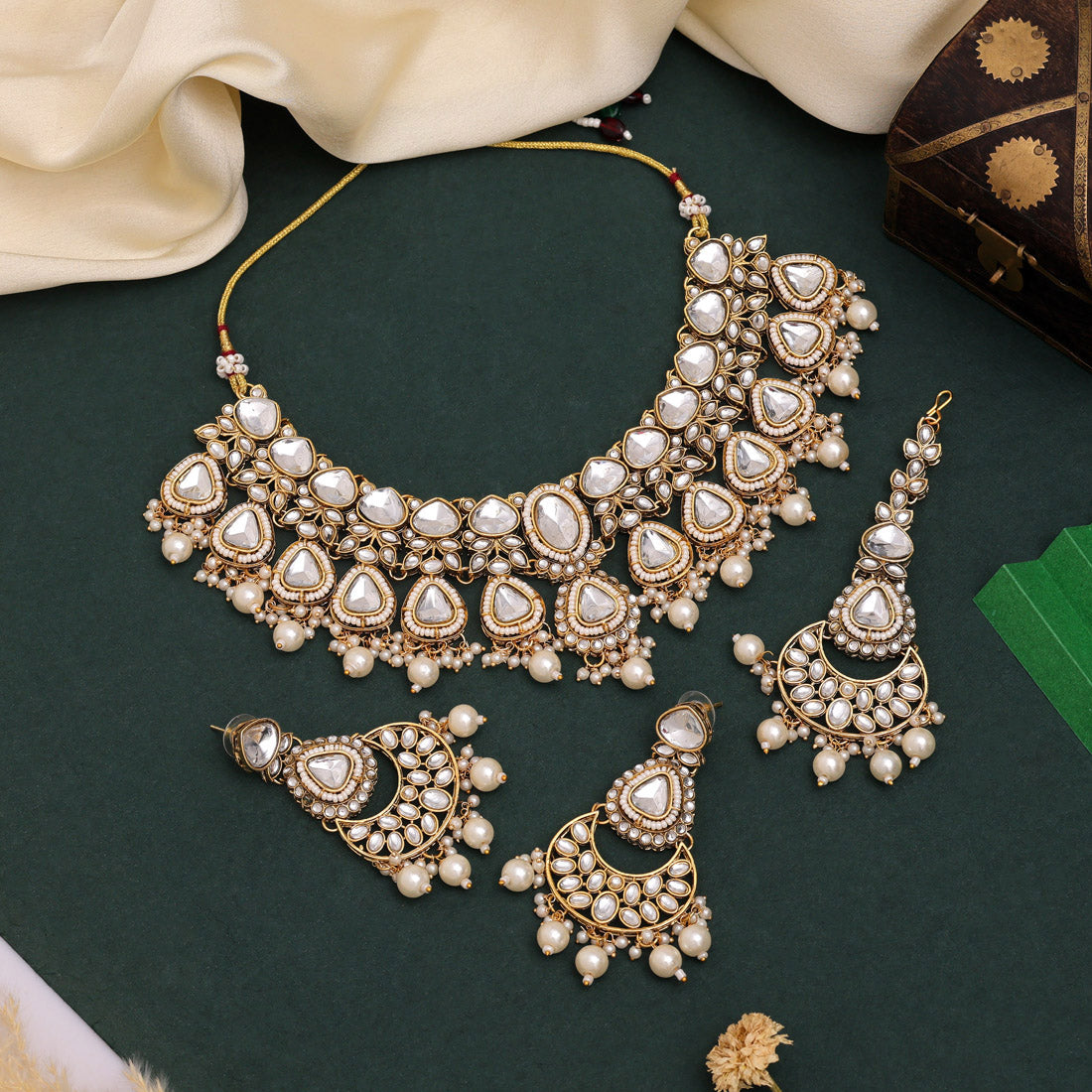 Kundan Necklace with Earrings &amp; Tikka - gold | Red