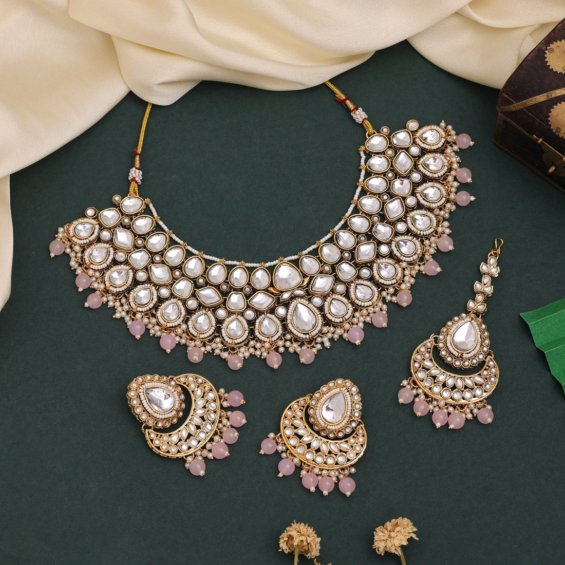 Kundan Necklace with Earrings &amp; Tikka - gold | Red