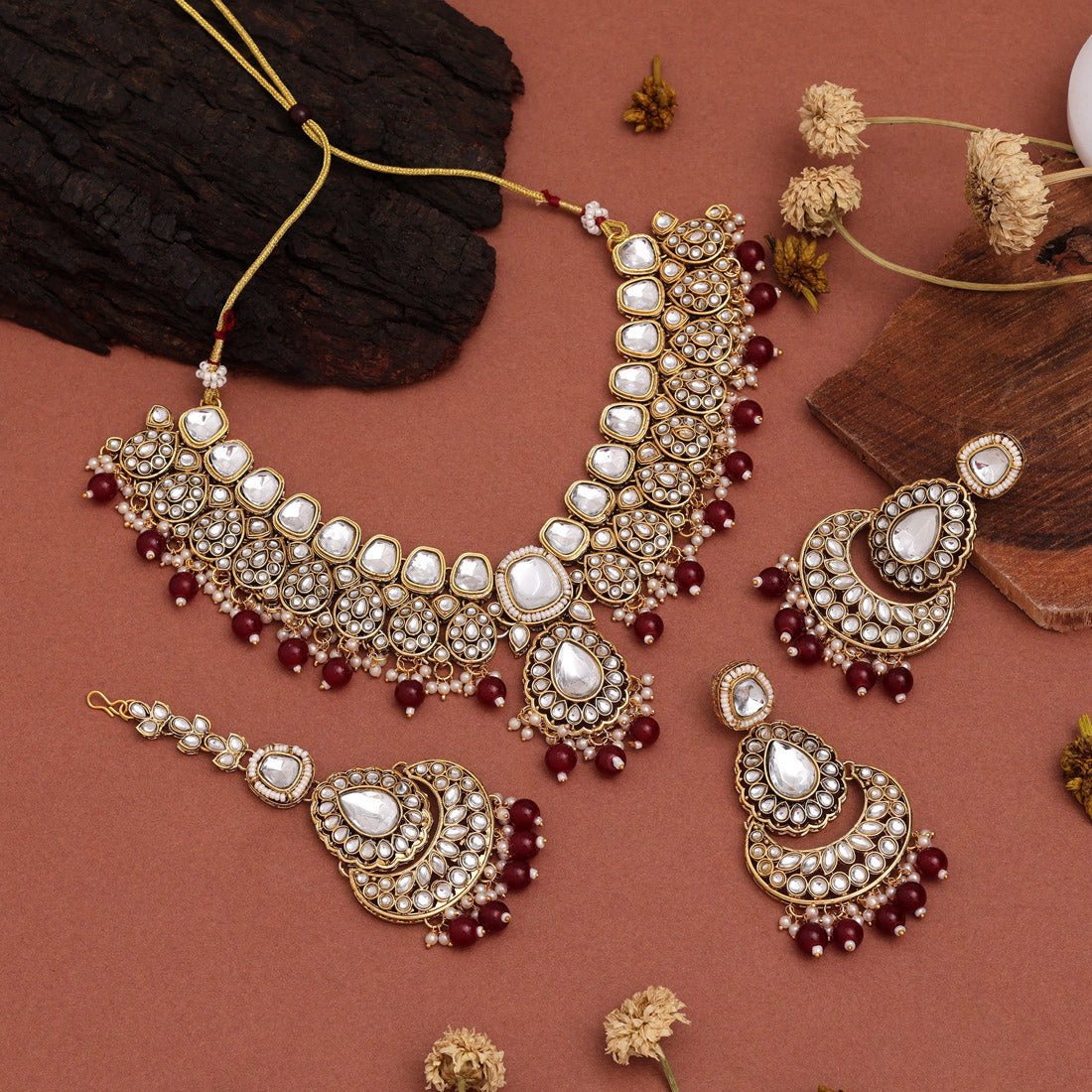 Kundan Necklace with Earrings &amp; Tikka - gold | Red