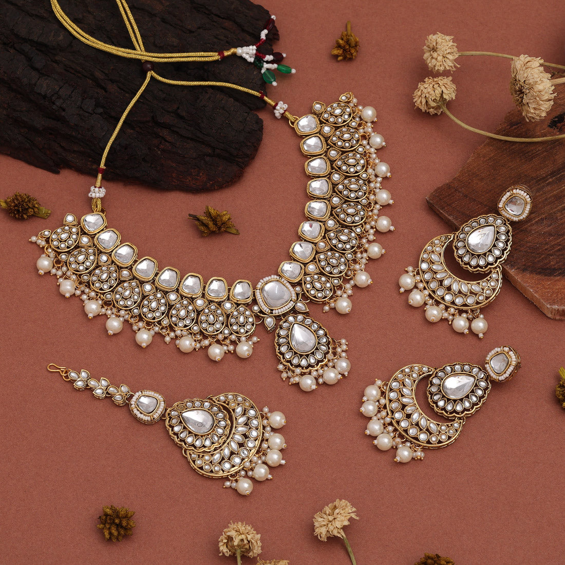 Kundan Necklace with Earrings &amp; Tikka - gold | Red