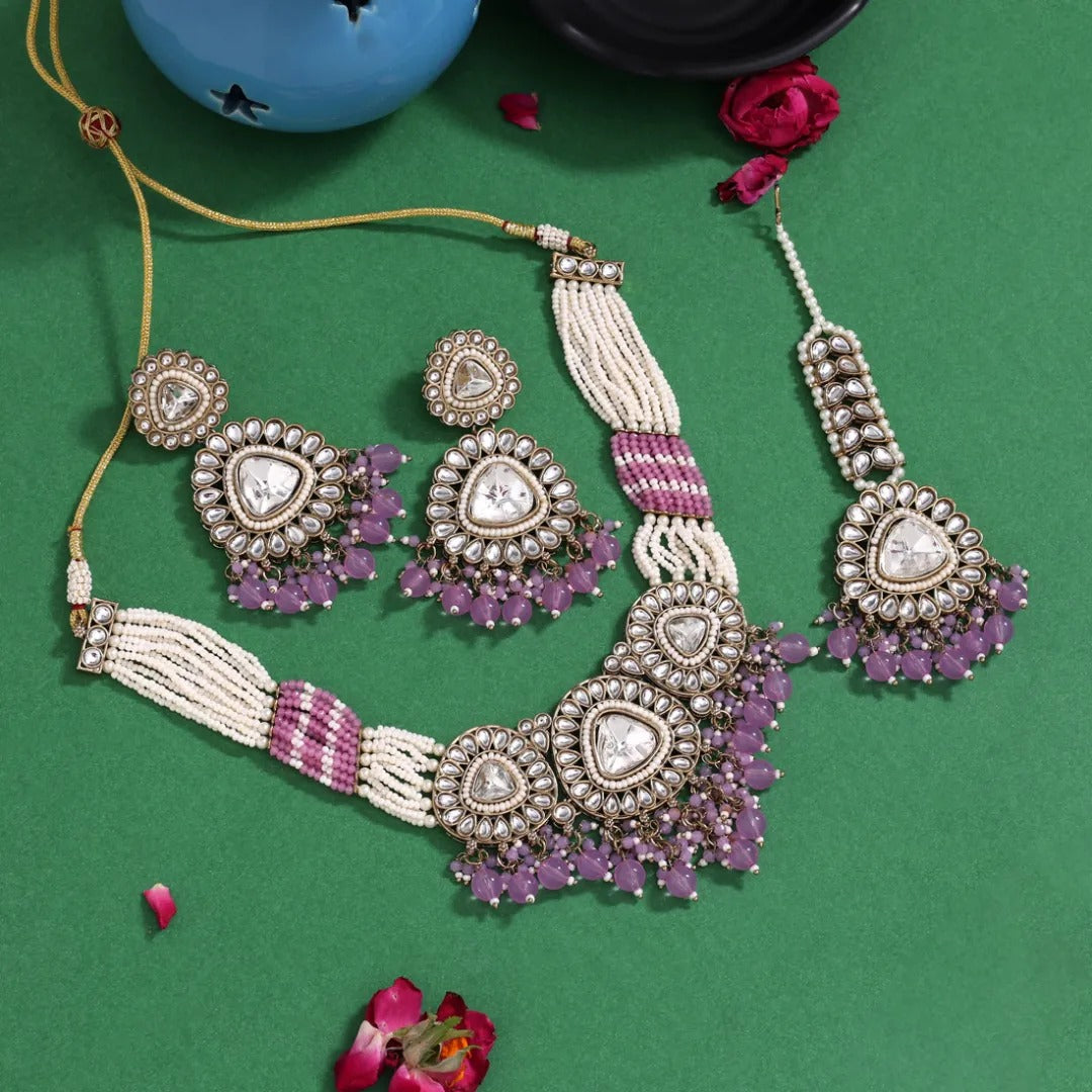 Kundan Halskette mit Ohrringe & Tikka - gold |  lavendel