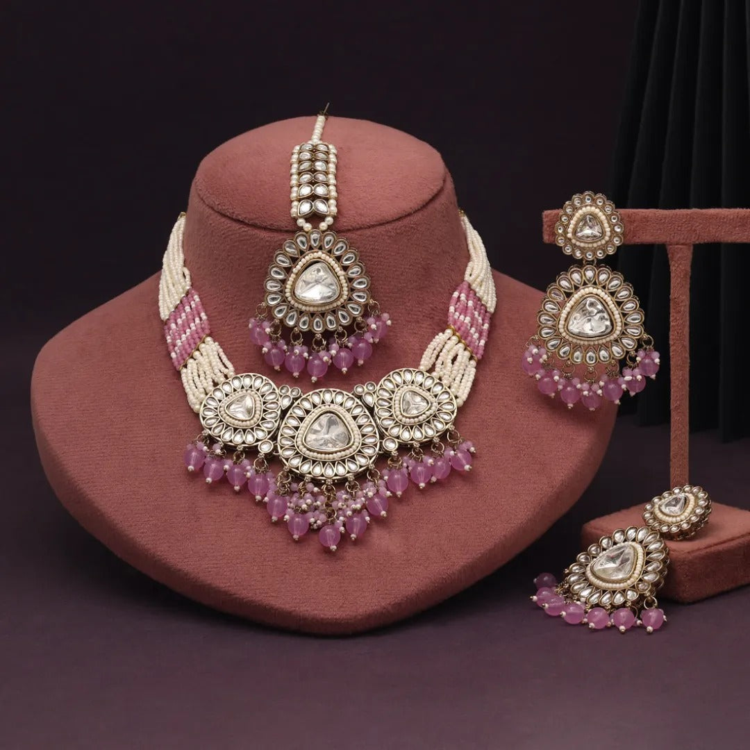 Kundan Halskette mit Ohrringe & Tikka - gold |  lavendel