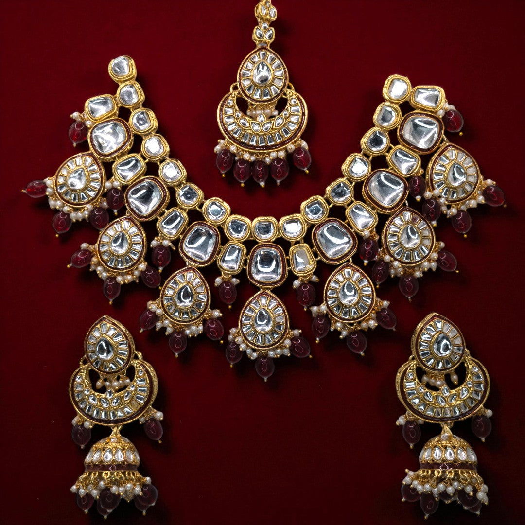 Kundan Halskette mit Ohrringe & Tikka - gold | maroon