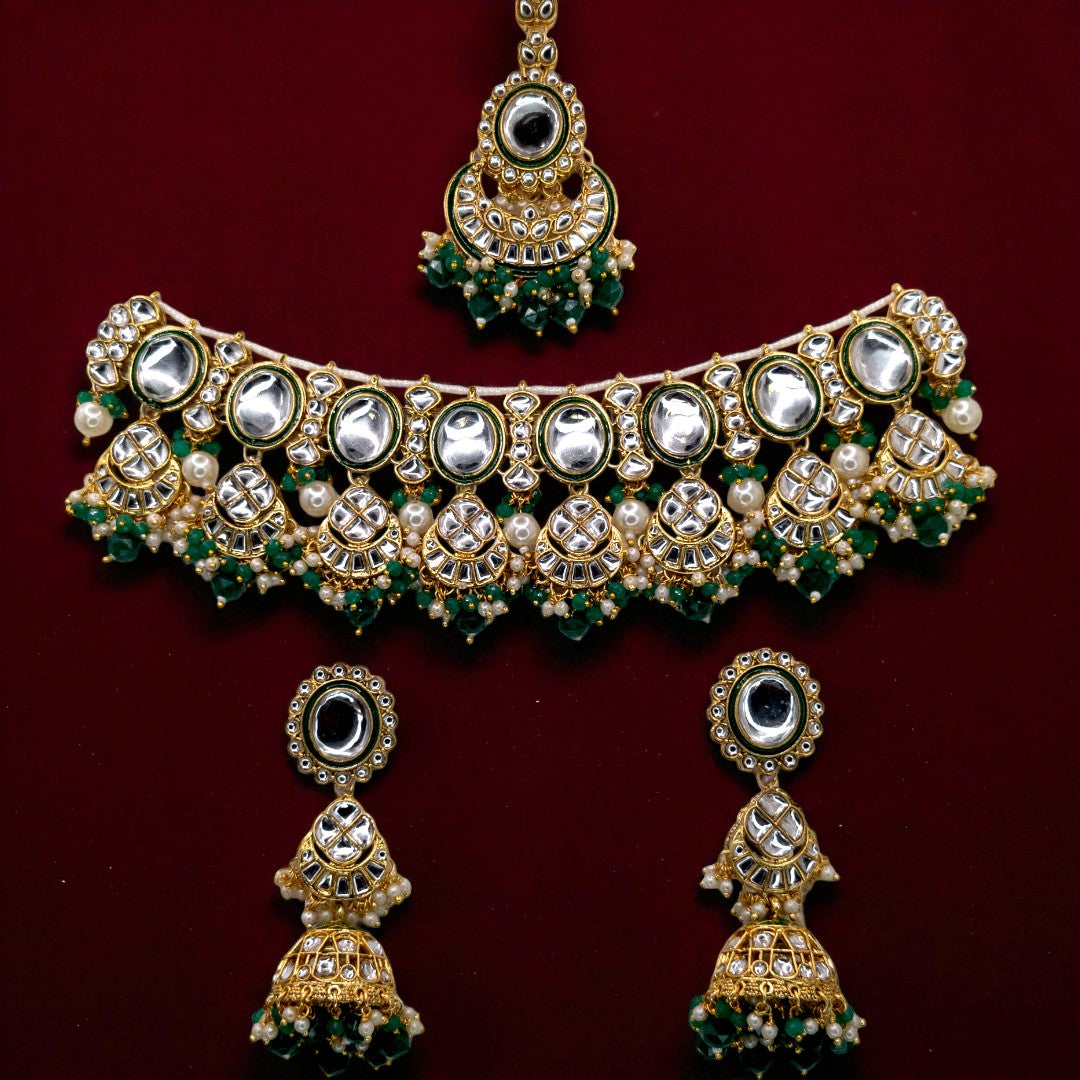 Kundan Choker Halskette mit Ohrringe & Tikka - gold | grün