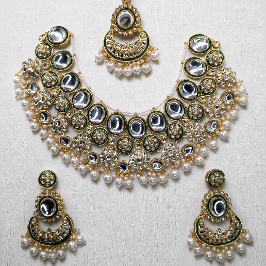 Kundan Choker Halskette mit Ohrringe & Tikka - gold | weiß