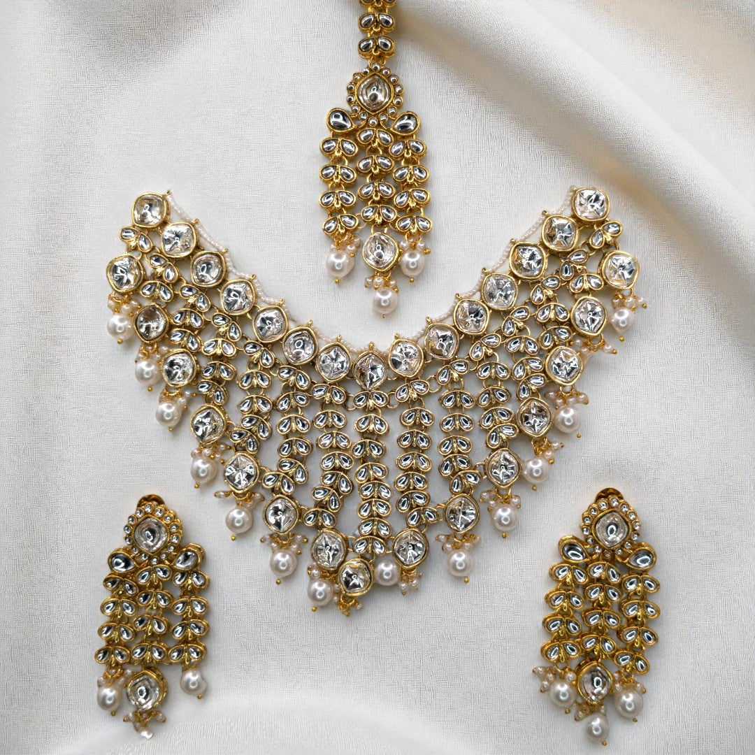 Kundan Choker Halskette mit Ohrringe & Tikka - gold | weiß