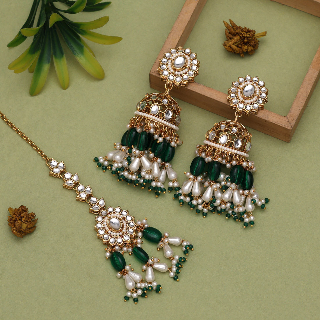 Kundan Choker Halskette mit Ohrringe & Tikka - gold |  grün
