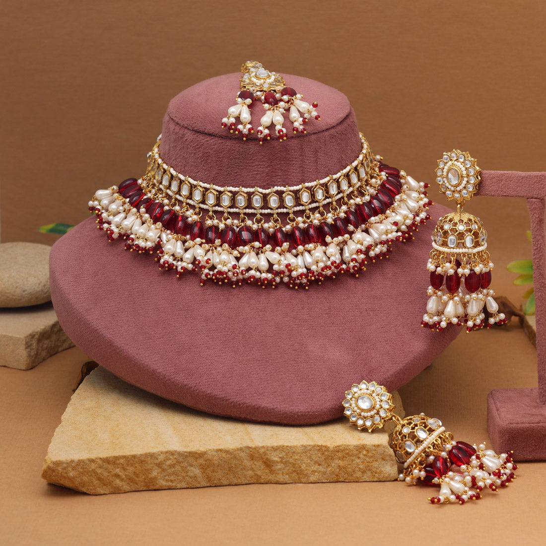 Kundan Choker Halskette mit Ohrringe & Tikka - gold |  Maroon
