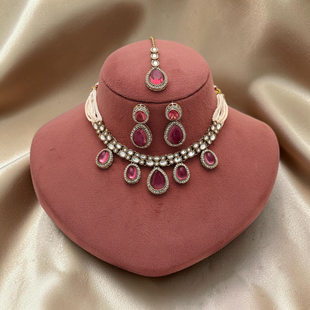 Kundan Halskette mit Ohrringe & Tikka - gold | Magenta