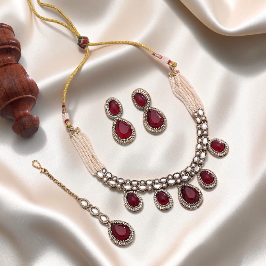 Kundan Halskette mit Ohrringe & Tikka - gold | maroon