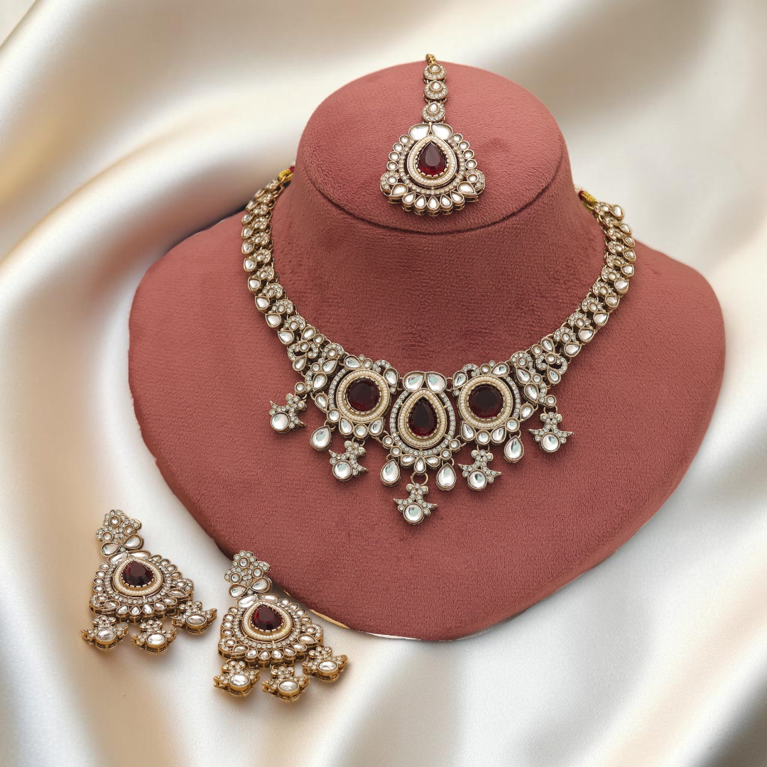 Kundan Halskette mit Ohrringe & Tikka - gold | maroon