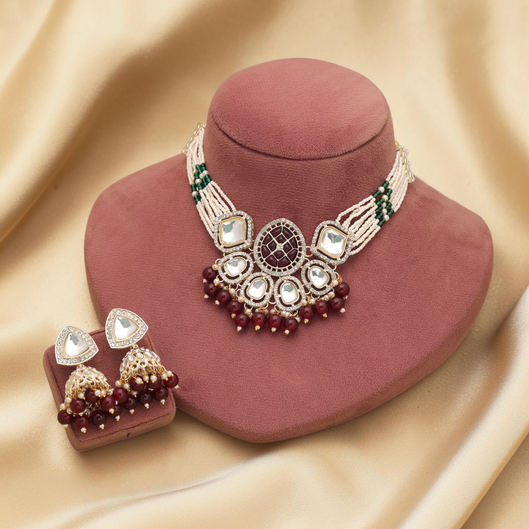 Kundan Halskette mit Ohrringe & Tikka - gold | Maroon