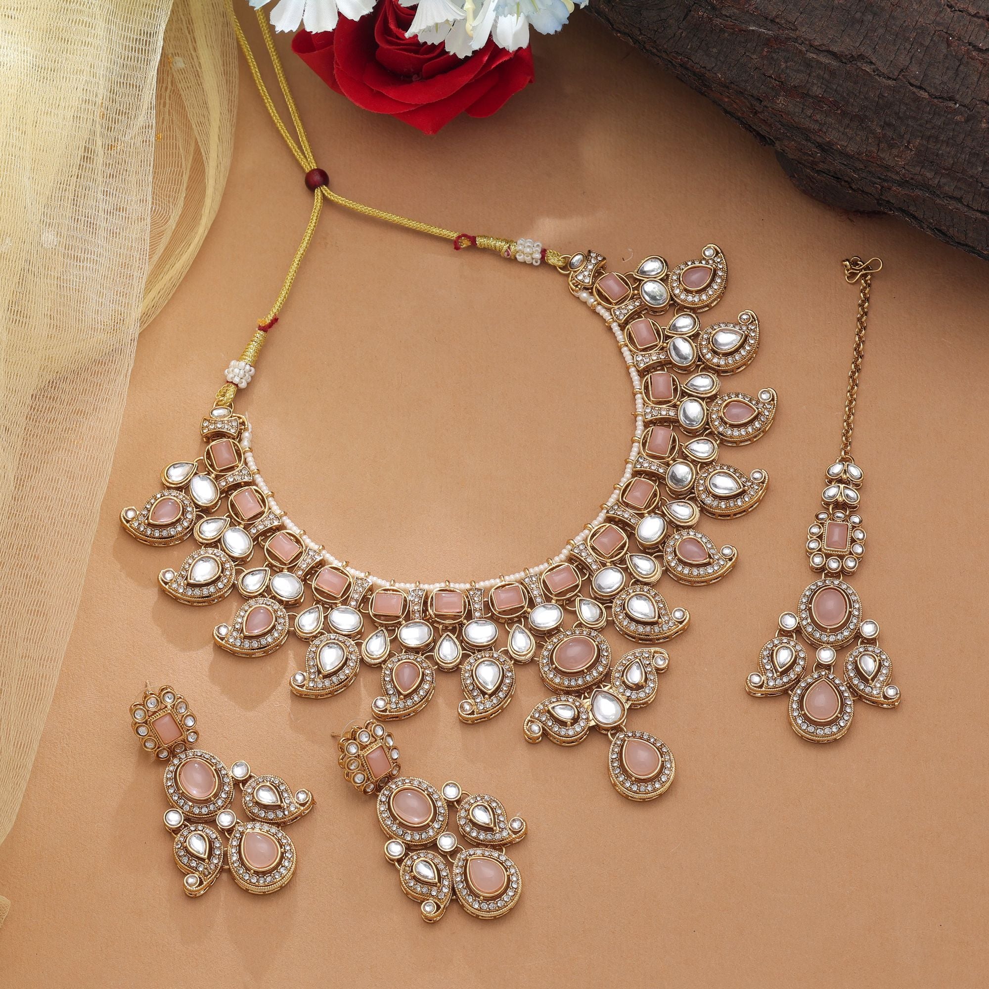 Kundan Halskette mit Ohrringe & Tikka - gold | Pink