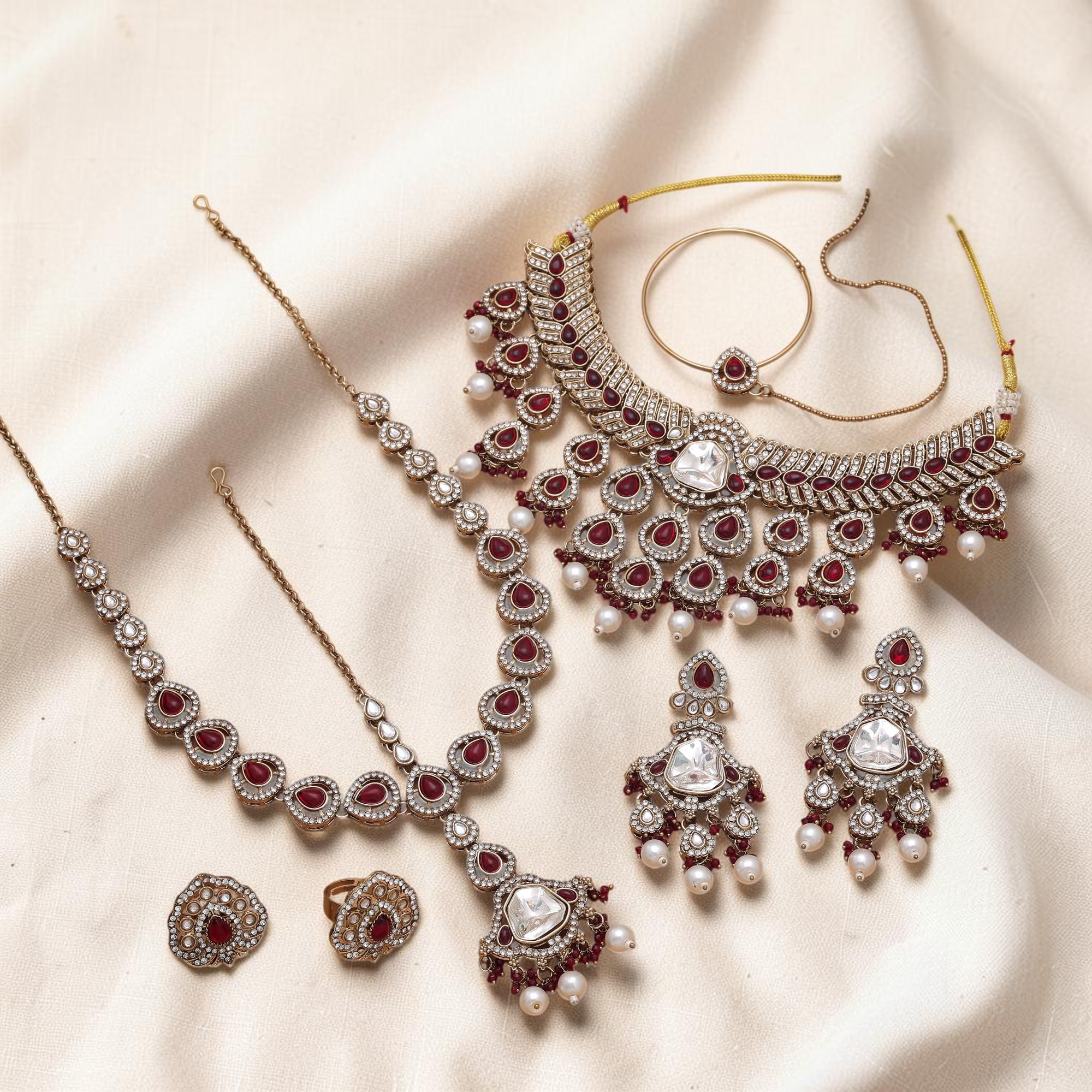 Kundan Halsketten-Set in Rot mit Rani-Haar-Design – Authentischer indischer Brautschmuck
