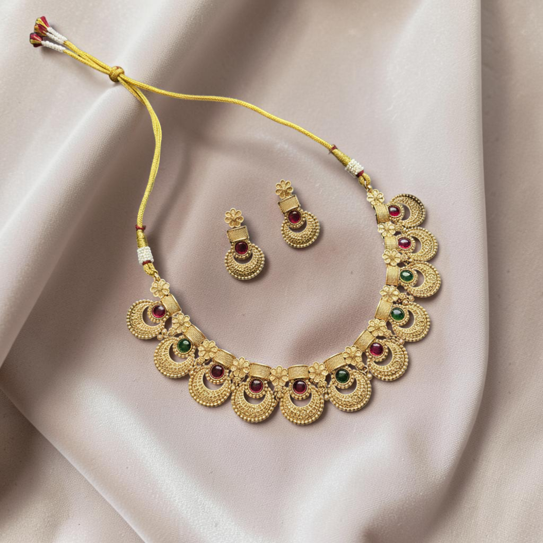 Tempel Halskette mit Ohrringe - matt Gold
