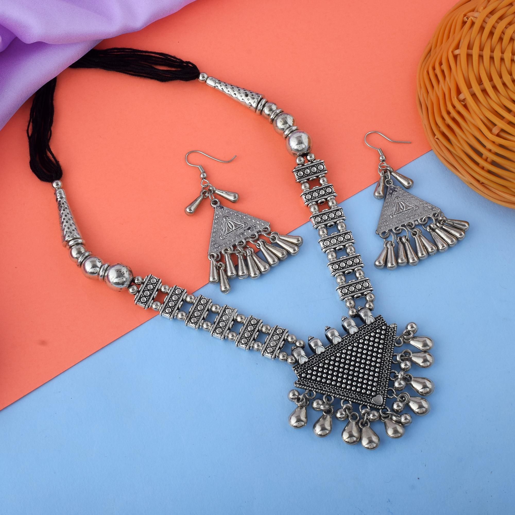 Halskette mit Ohrringe - Oxidiert